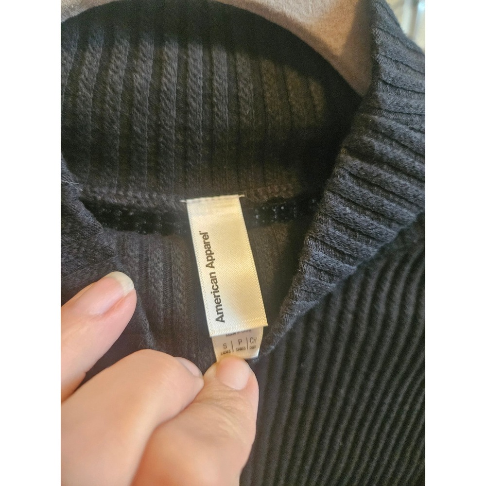 American Apparel Black Ribbed Mock Neck Long Sleeve Cropped Top Womens Small